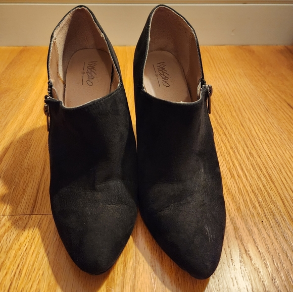 Heeled Booties with Zipper Sides - Picture 2 of 4